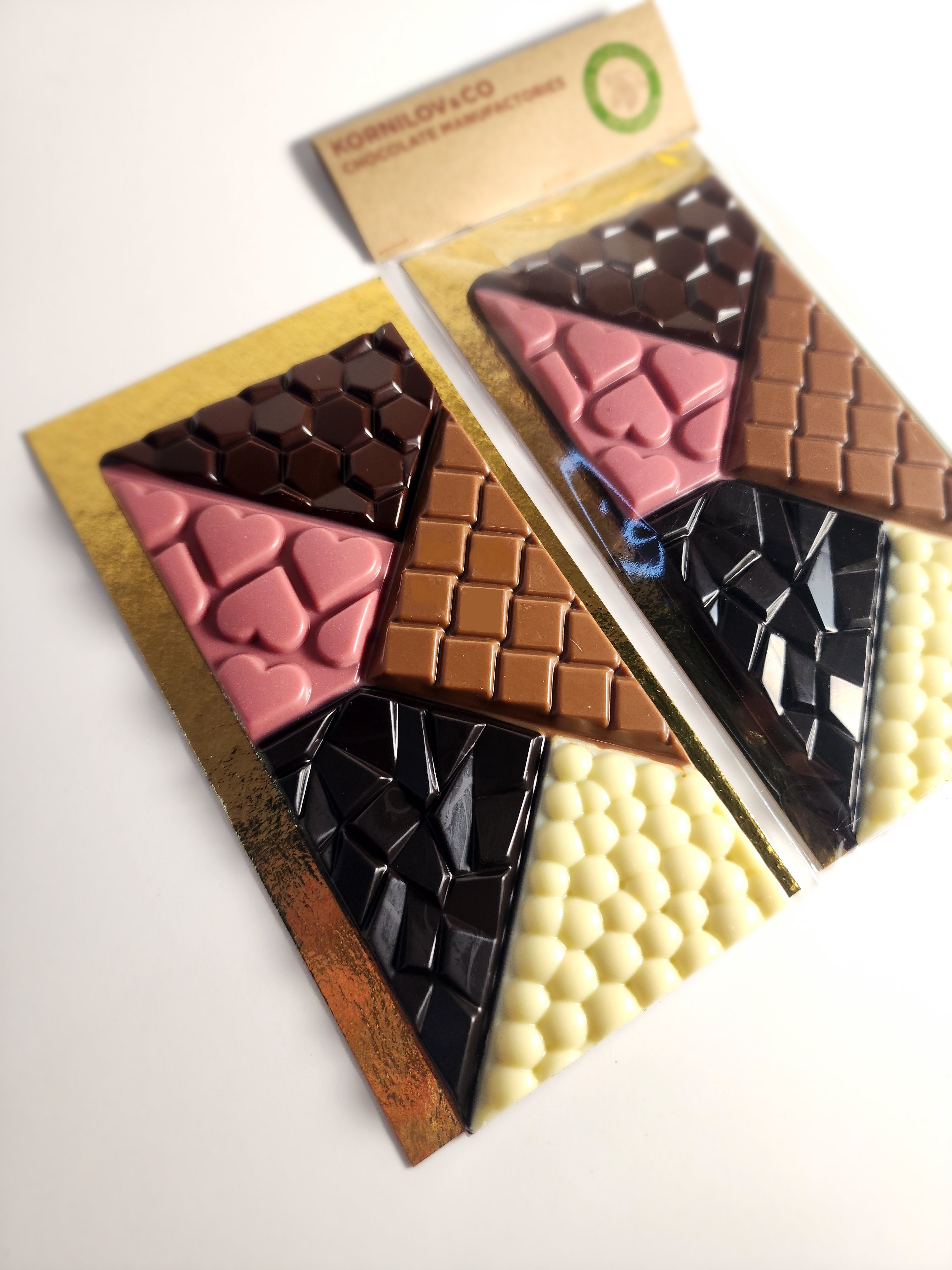 Плитка шоколадная 5 разных вкусов шоколада в одной плитке (белый, руби, молочный, темный, горький)