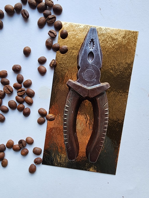 Фигурка шоколадная "Танк" к 23 февраля